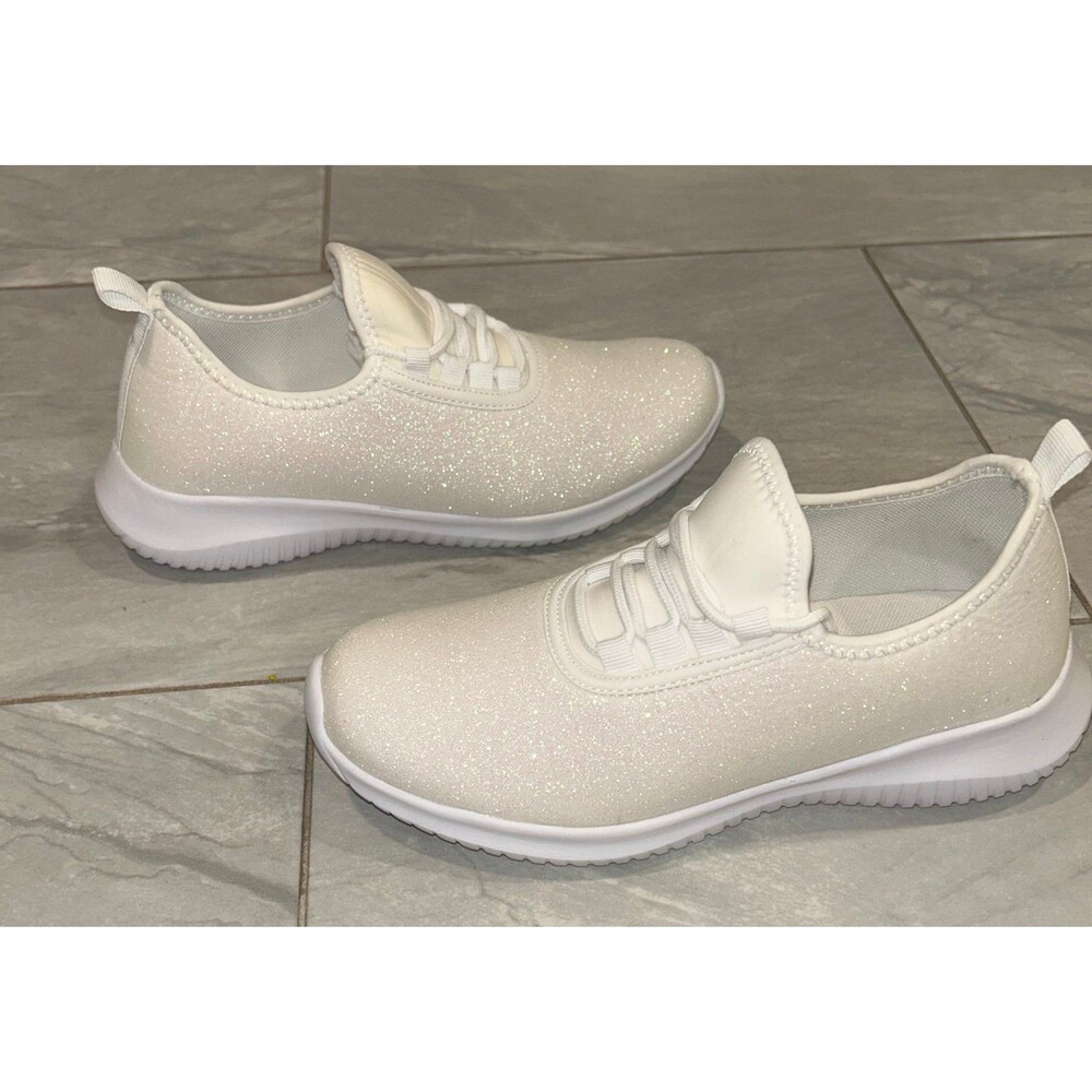 Women’s brand new sparkly cream sneaker size 7